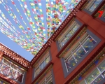 07_flags-out-in-lhasa-tibet